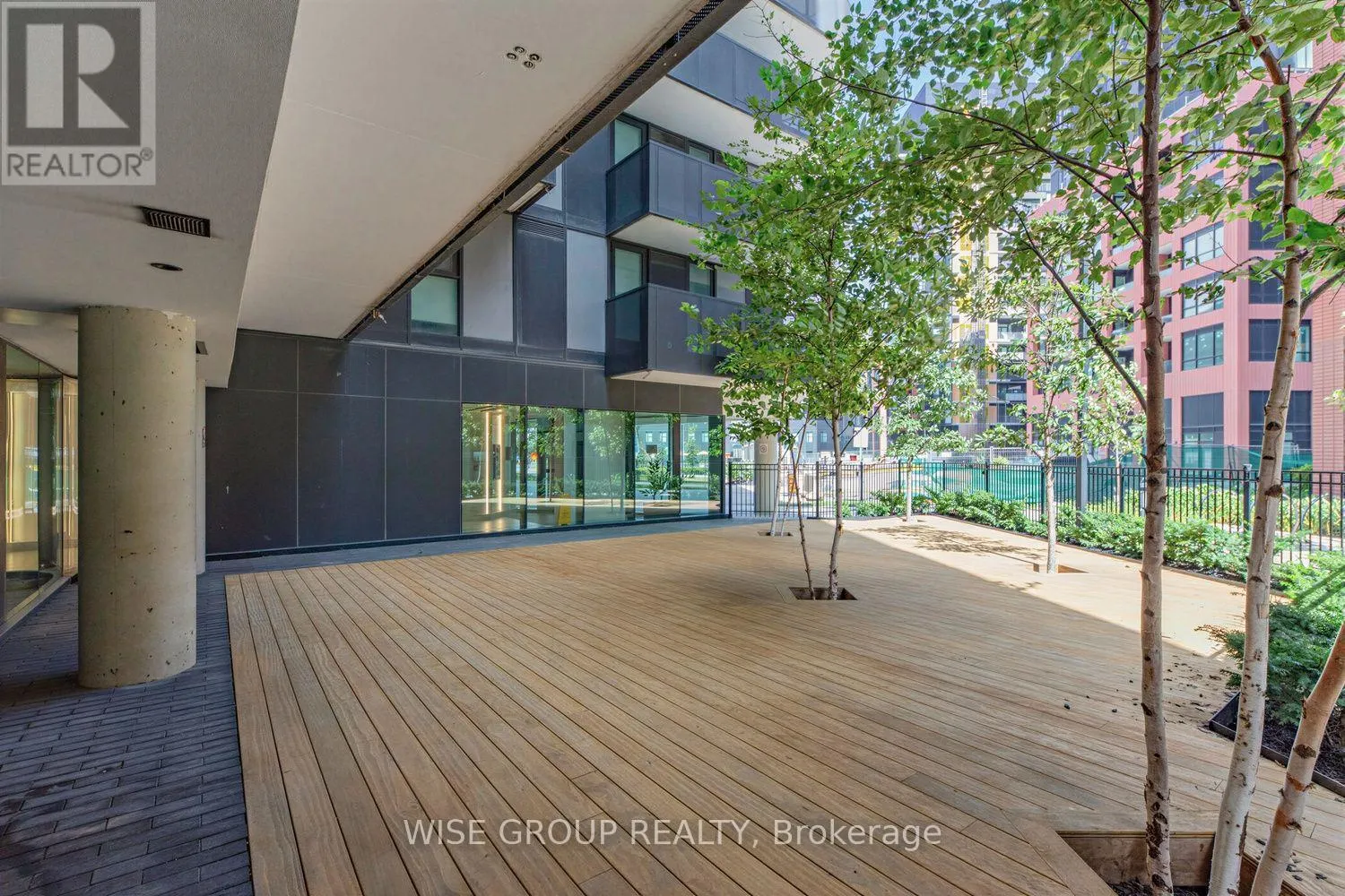 1108 - 18 TRETTI WAY