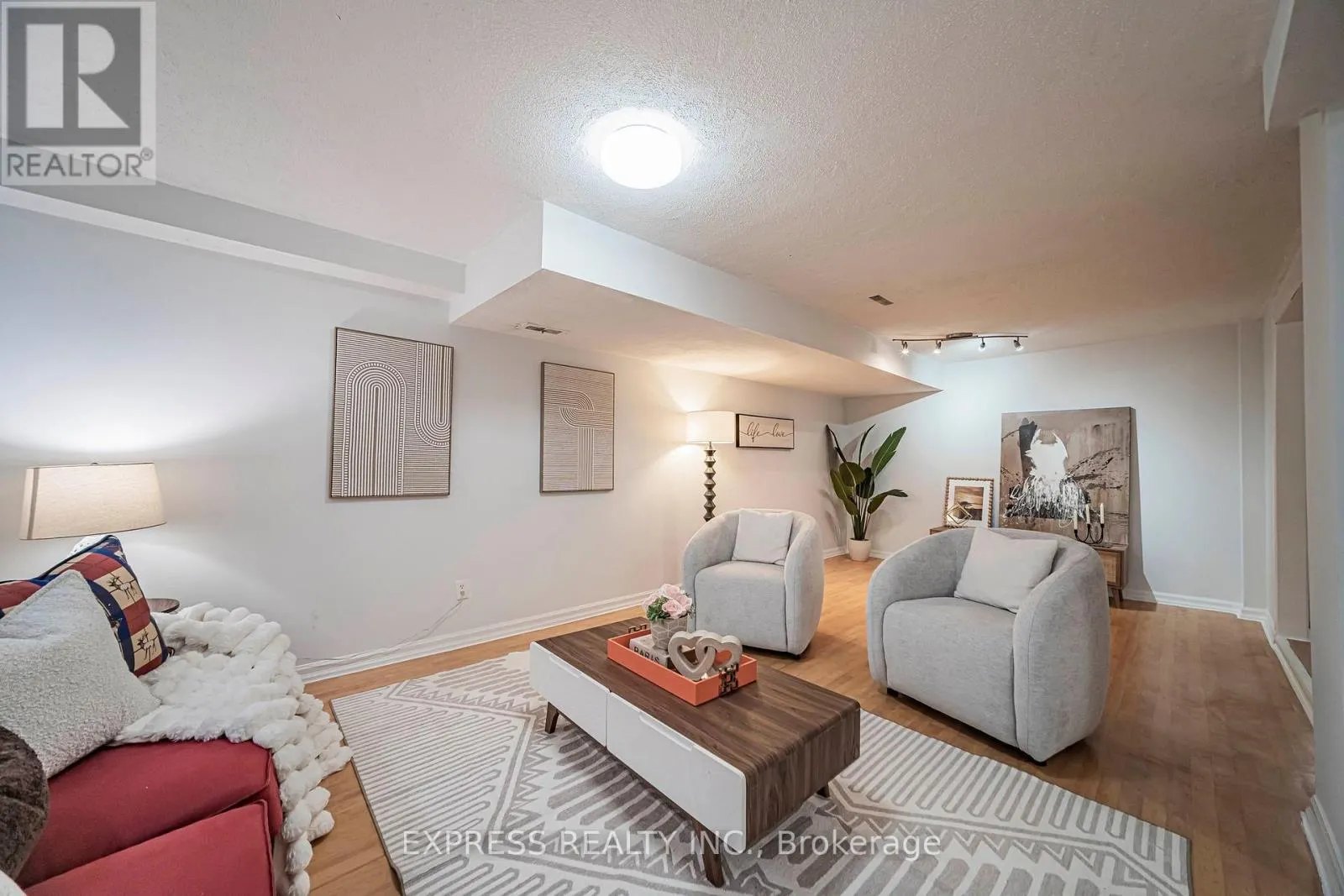 68 PINTAIL CRESCENT