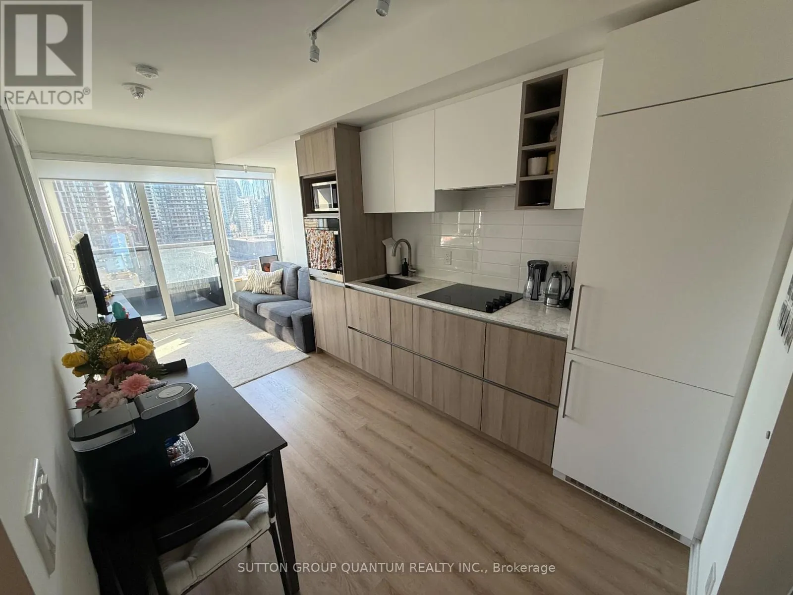 2017 - 319 JARVIS STREET
