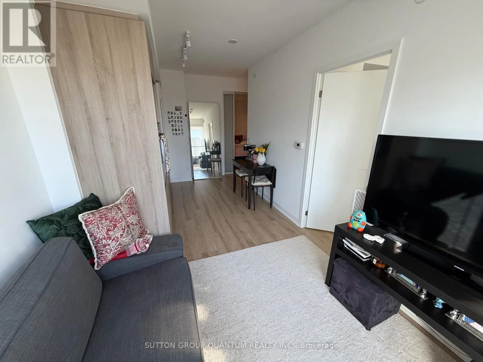 2017 - 319 JARVIS STREET