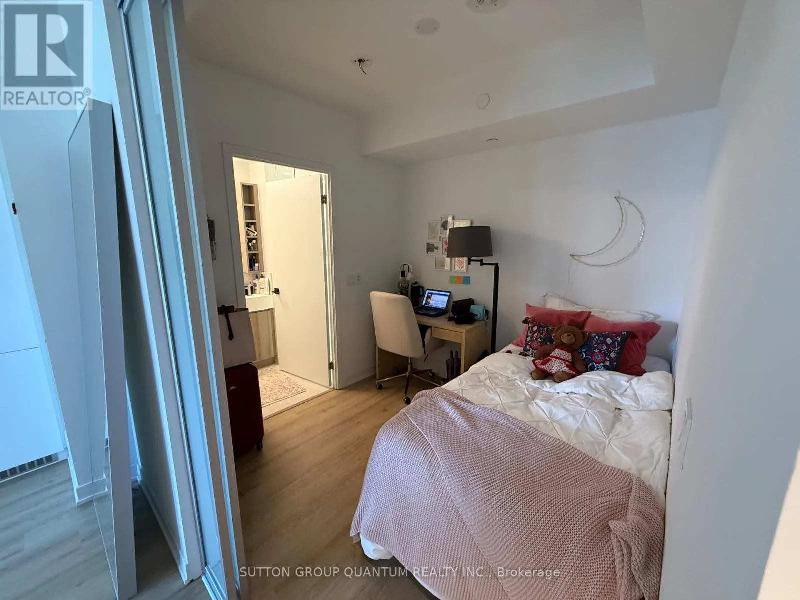 2017 - 319 JARVIS STREET