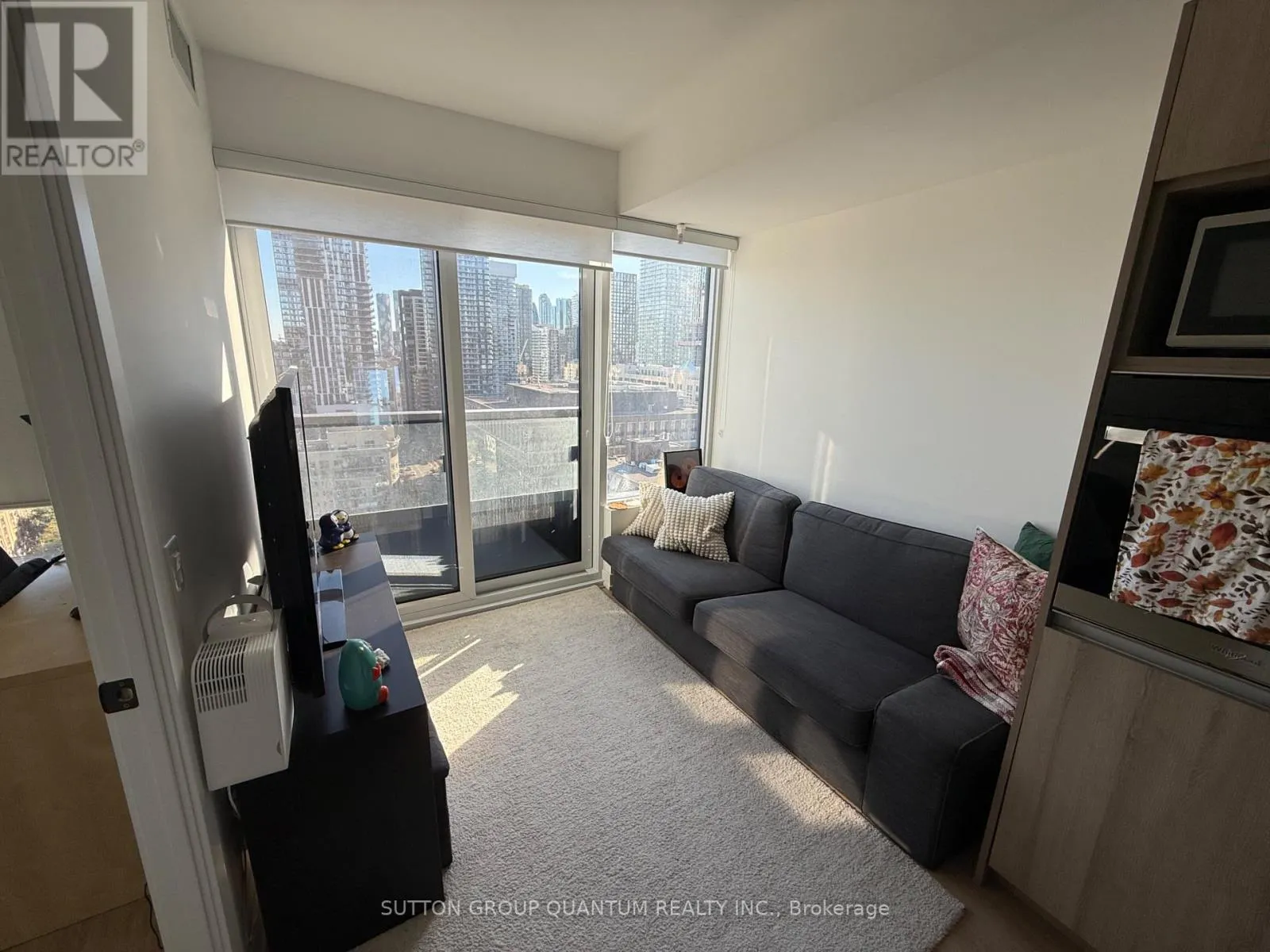 2017 - 319 JARVIS STREET