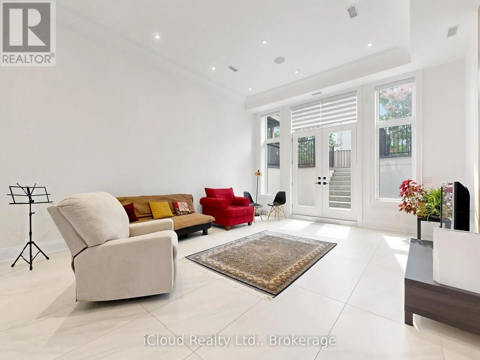 64 RISEBROUGH AVENUE