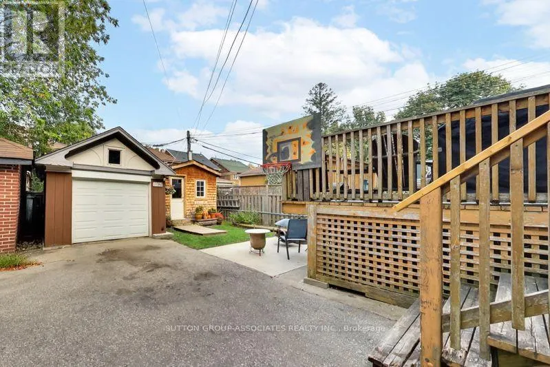131 LAUDER AVENUE
