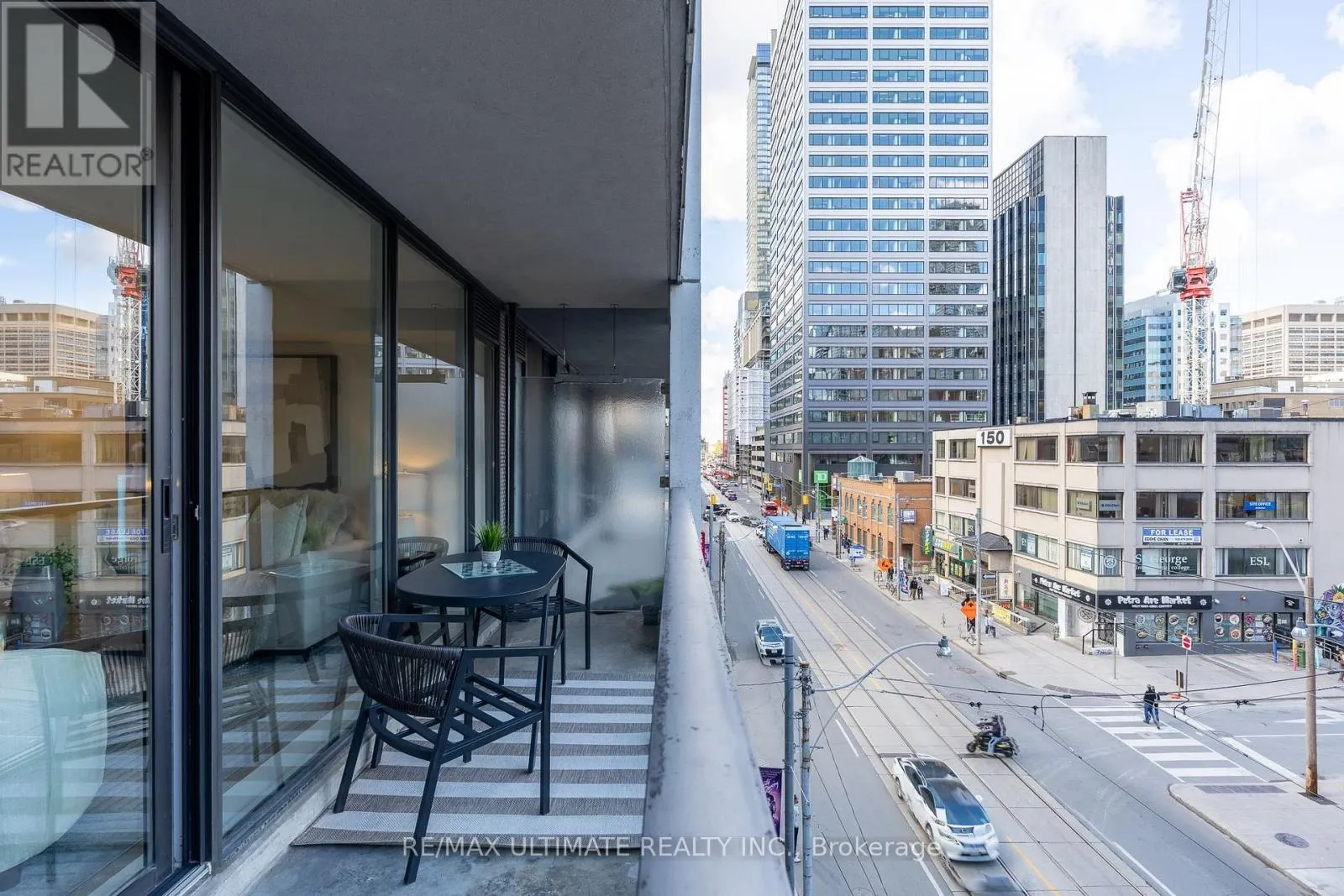 627 - 111 ELIZABETH STREET