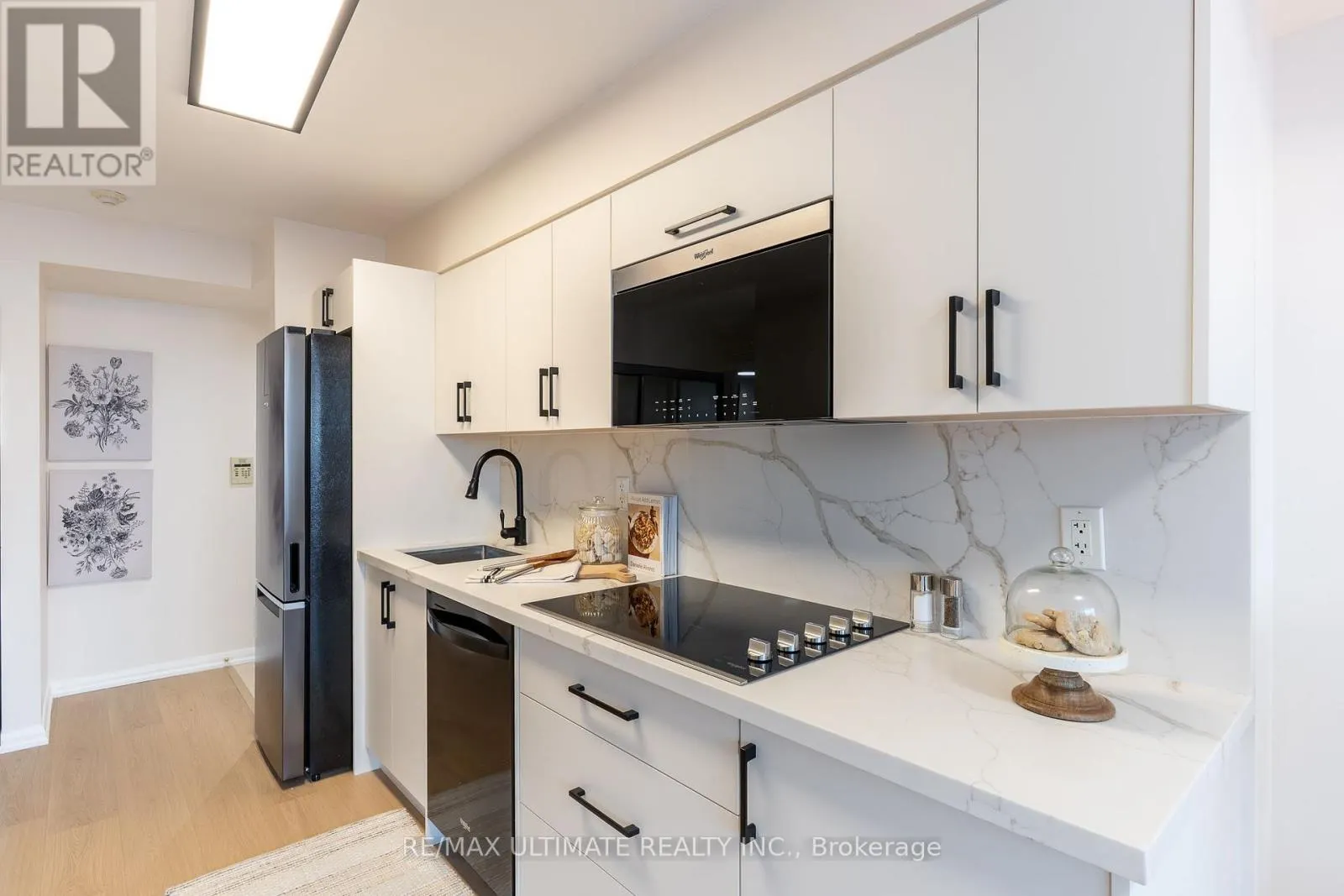 627 - 111 ELIZABETH STREET