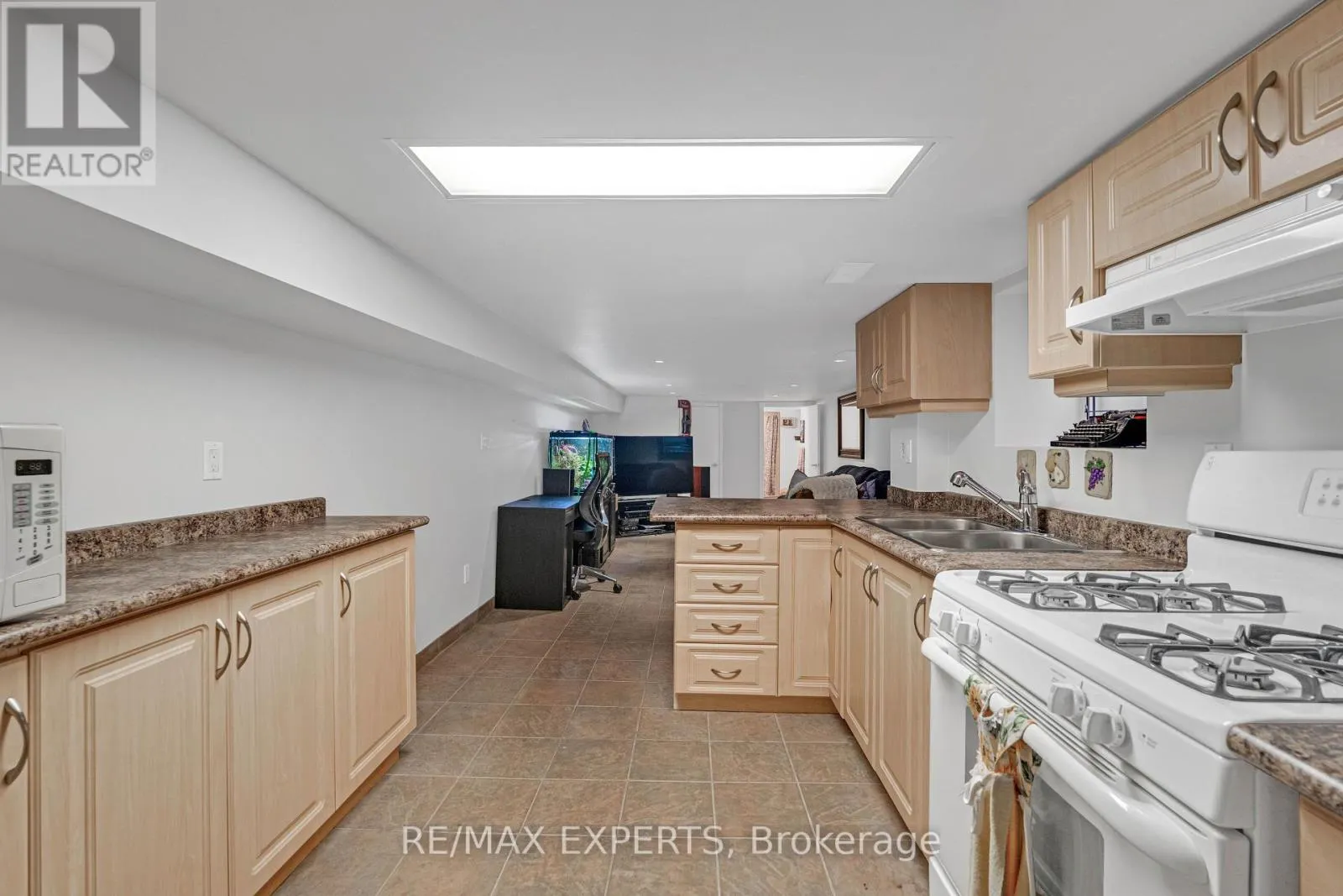 54 MARCHMOUNT ROAD
