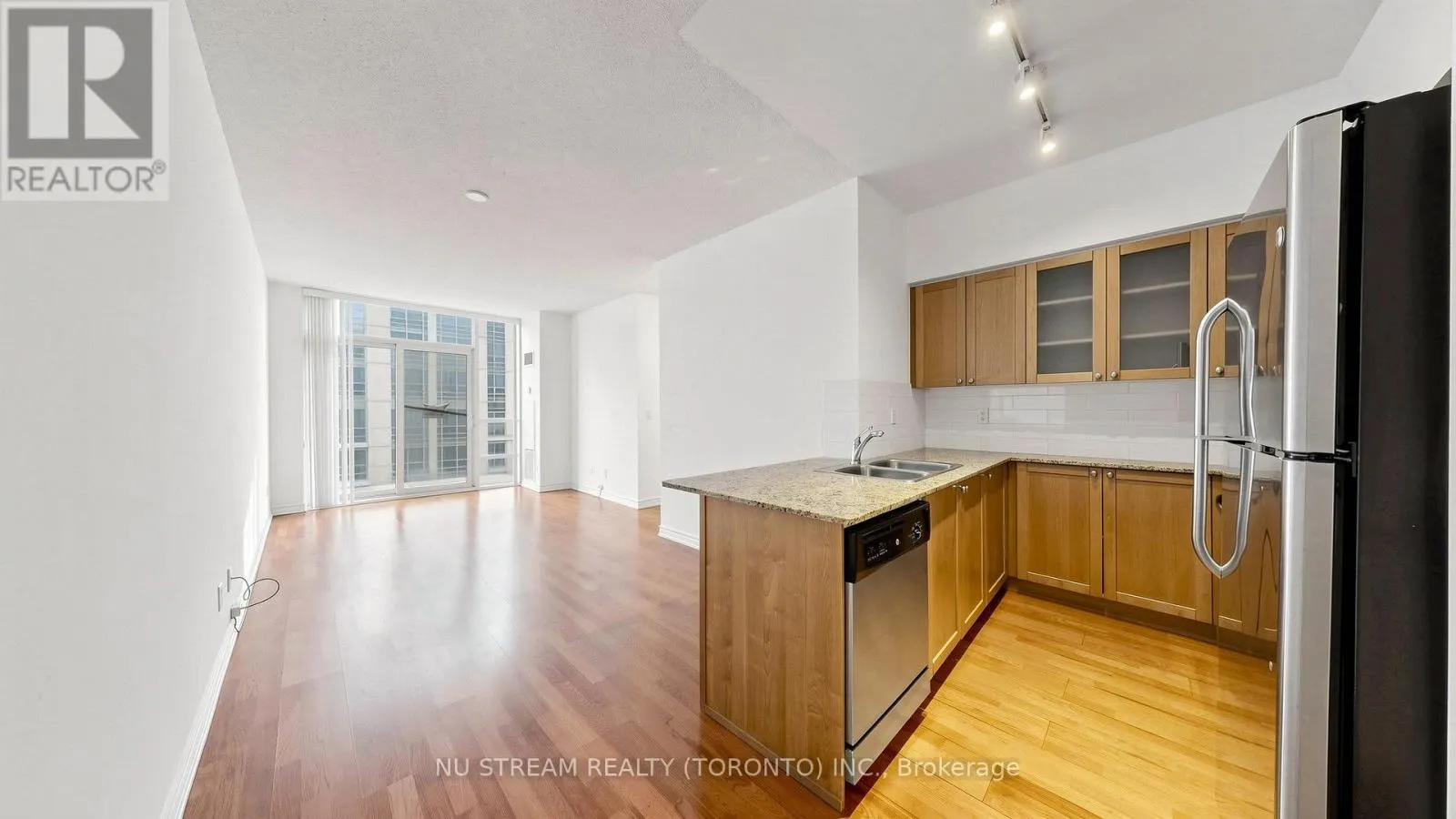 3101 - 761 BAY STREET