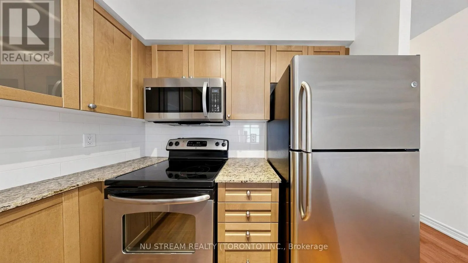 3101 - 761 BAY STREET