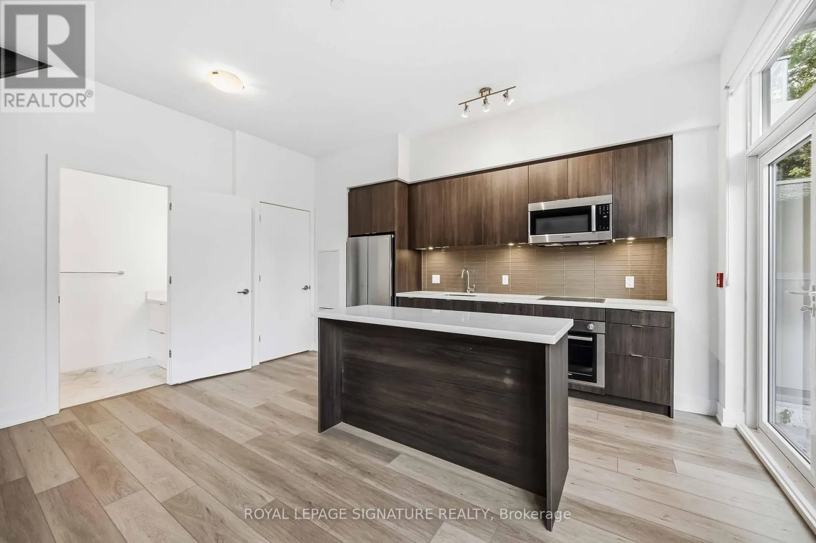 102 - 2 TEAGARDEN COURT N