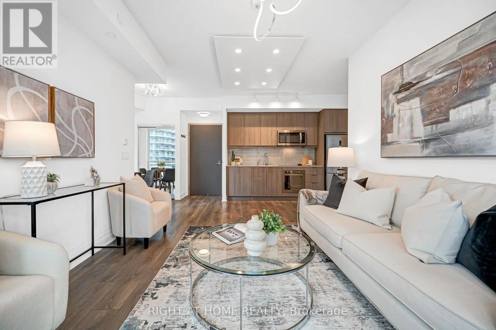 405 - 38 FOREST MANOR ROAD