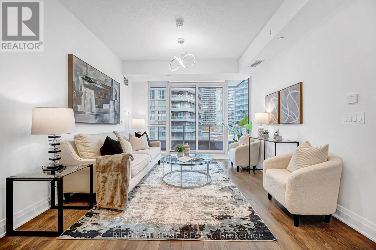 405 - 38 FOREST MANOR ROAD