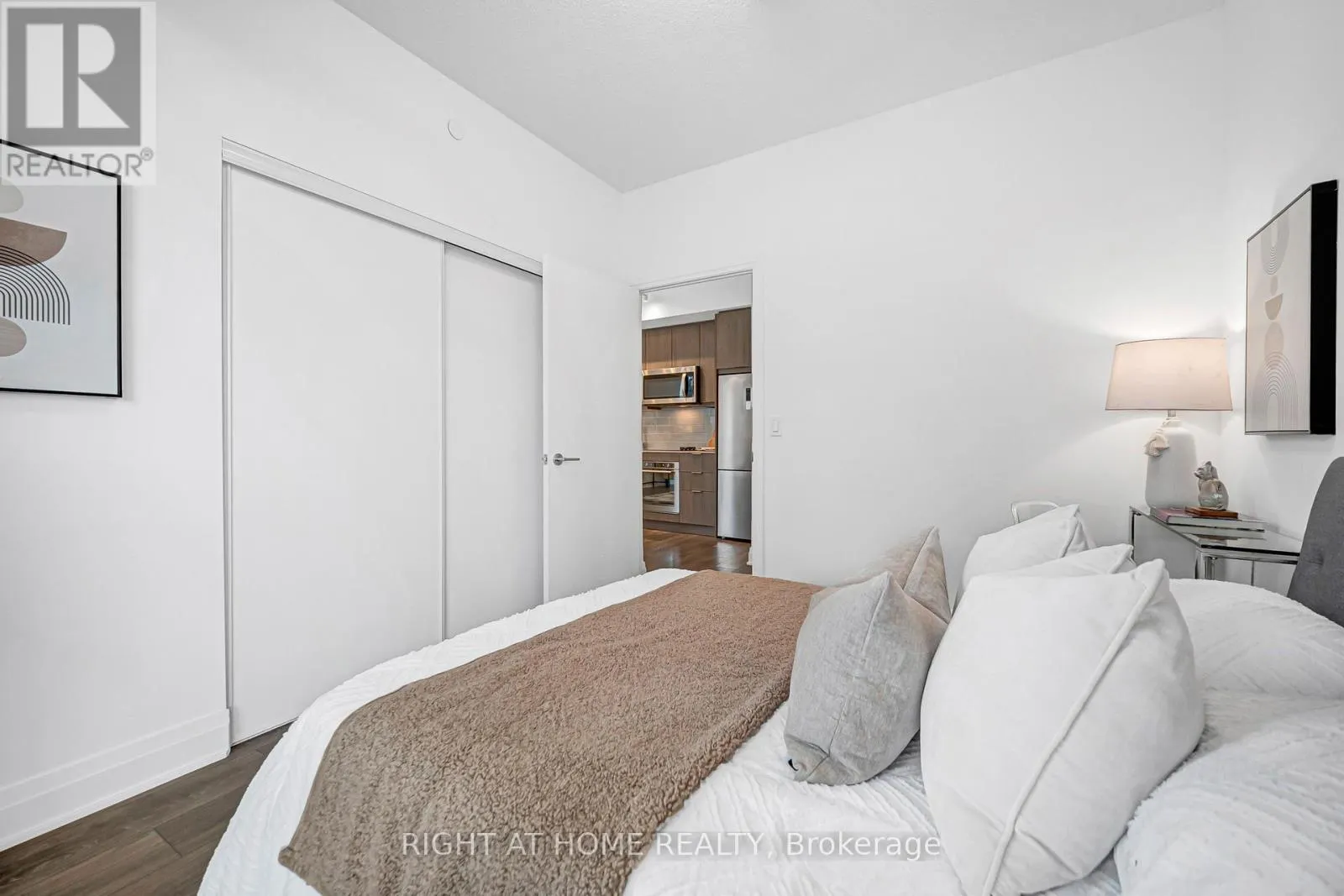 405 - 38 FOREST MANOR ROAD