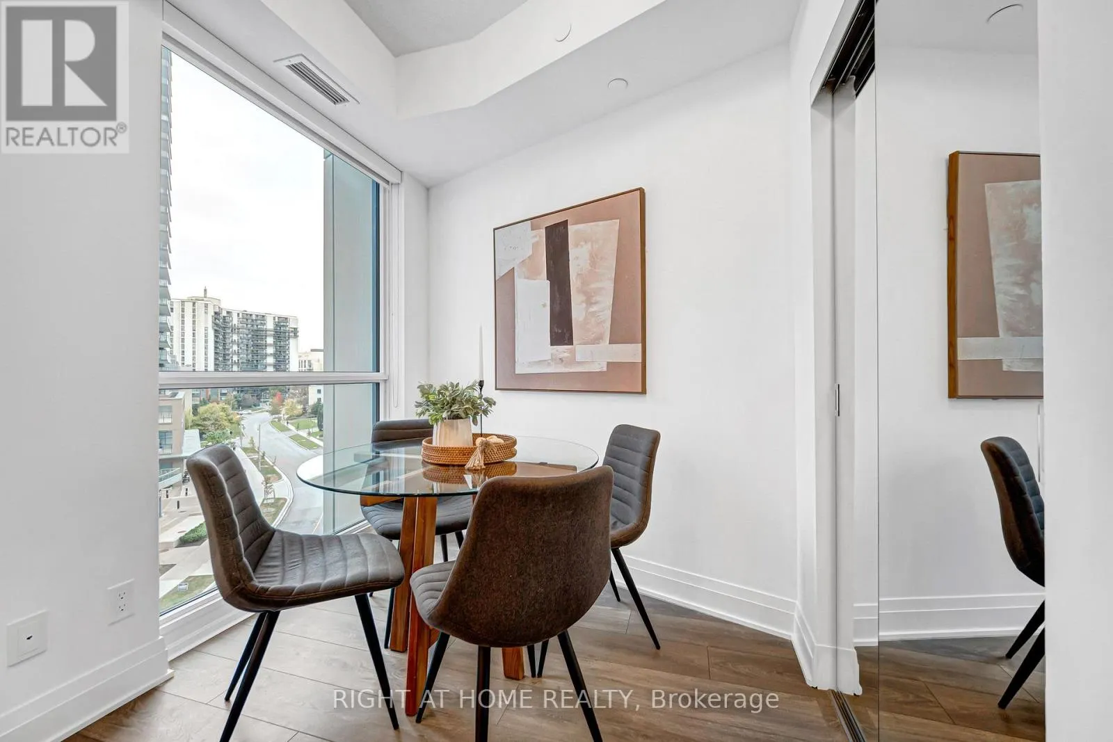 405 - 38 FOREST MANOR ROAD