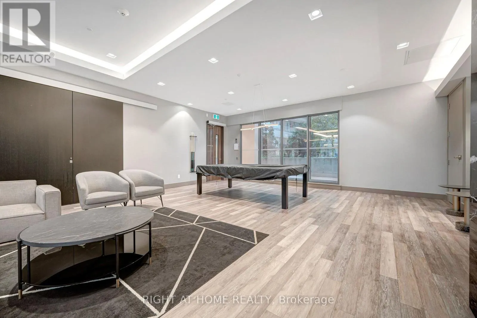 405 - 38 FOREST MANOR ROAD