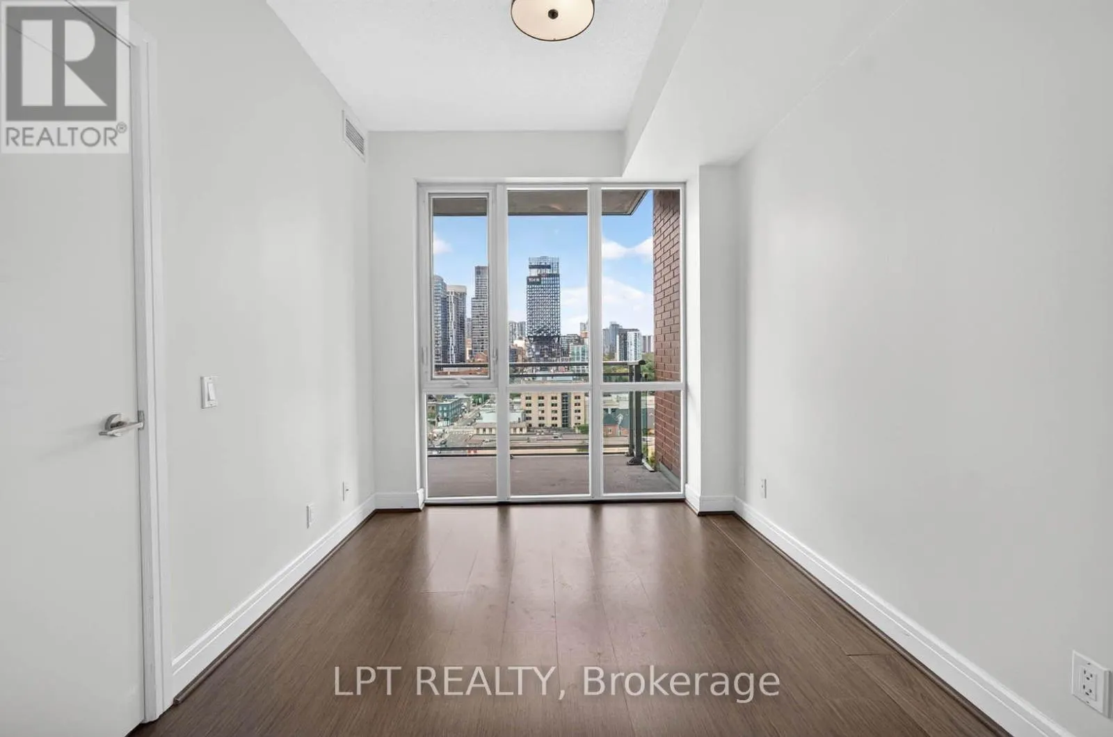 1202 - 112 GEORGE STREET