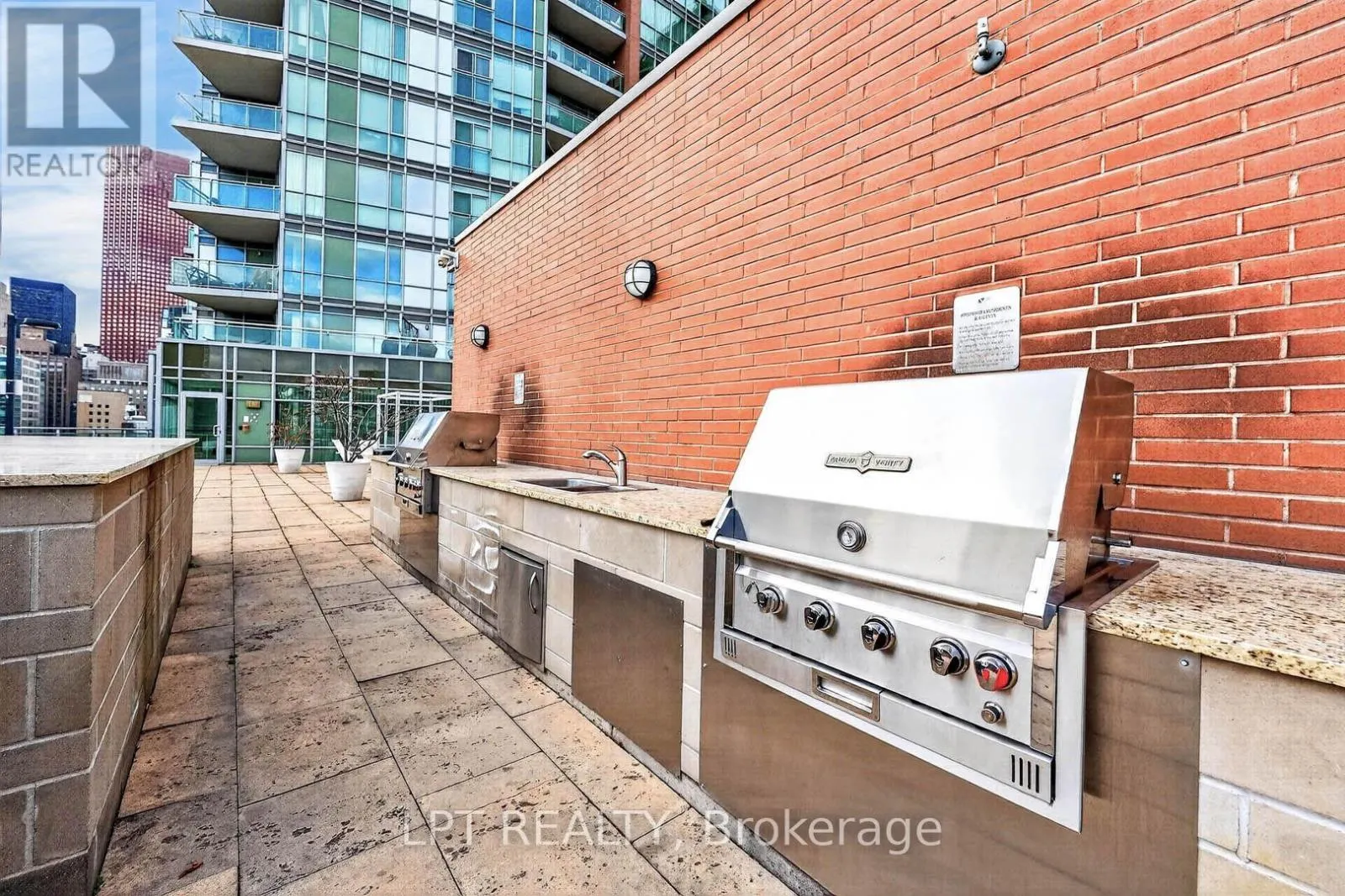 1202 - 112 GEORGE STREET