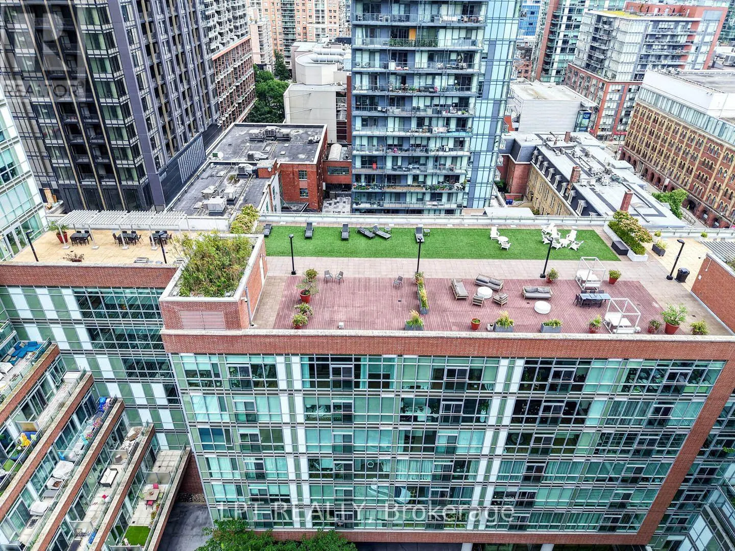 1202 - 112 GEORGE STREET