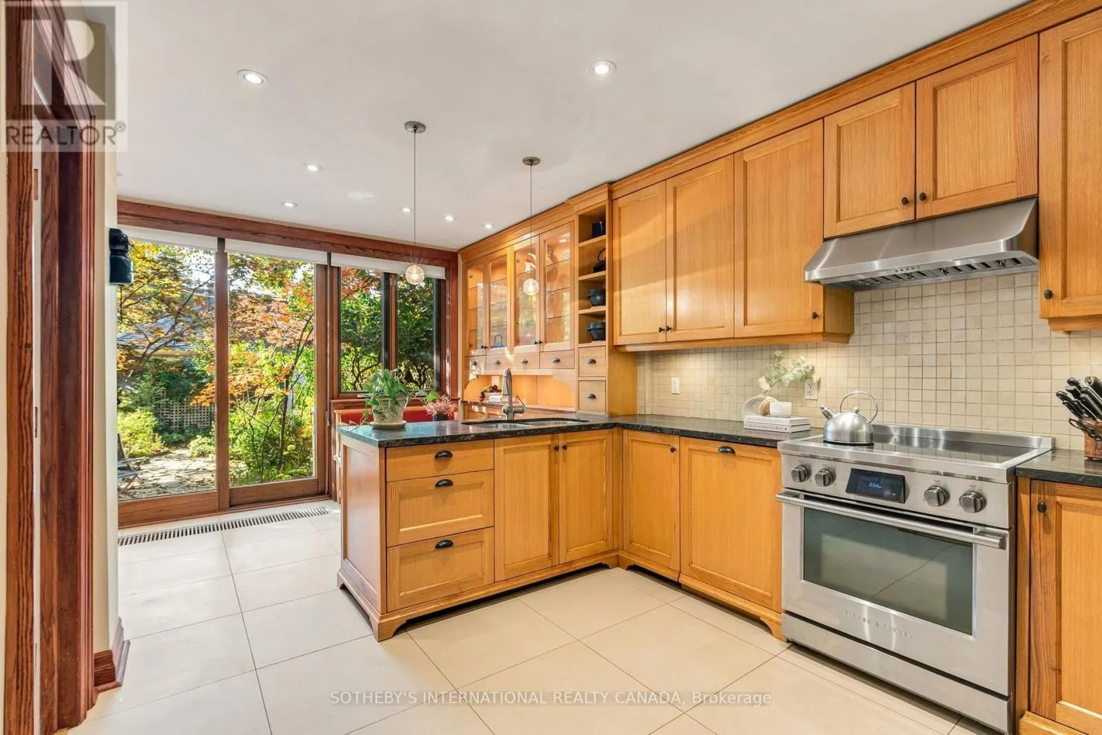 476 PALMERSTON BOULEVARD