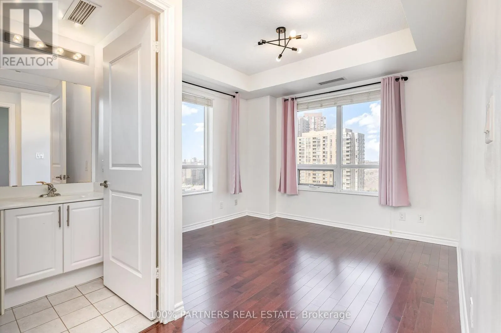 1608 - 133 WYNFORD DRIVE