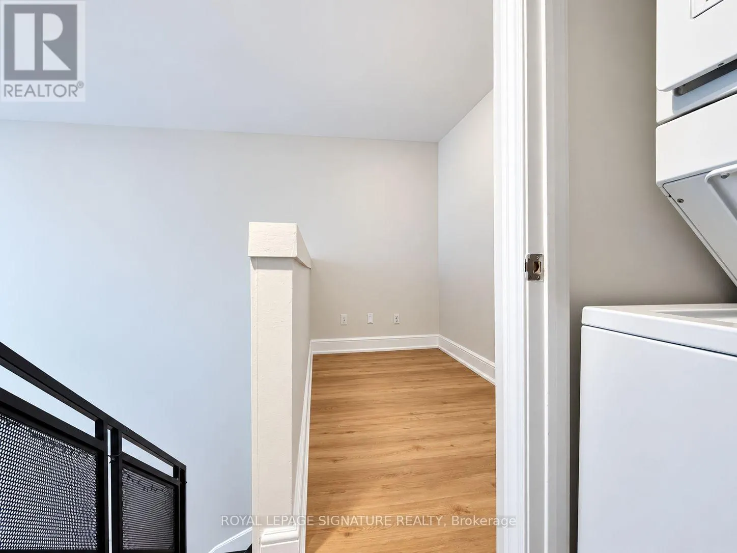 211 - 800 KING STREET W