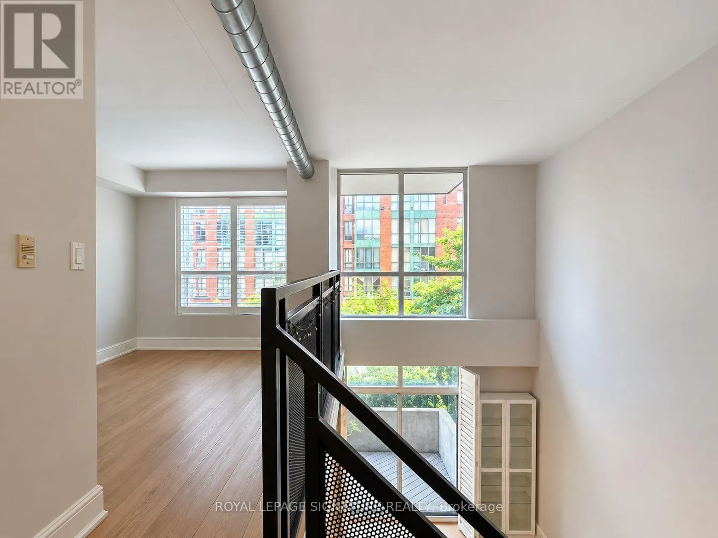 211 - 800 KING STREET W