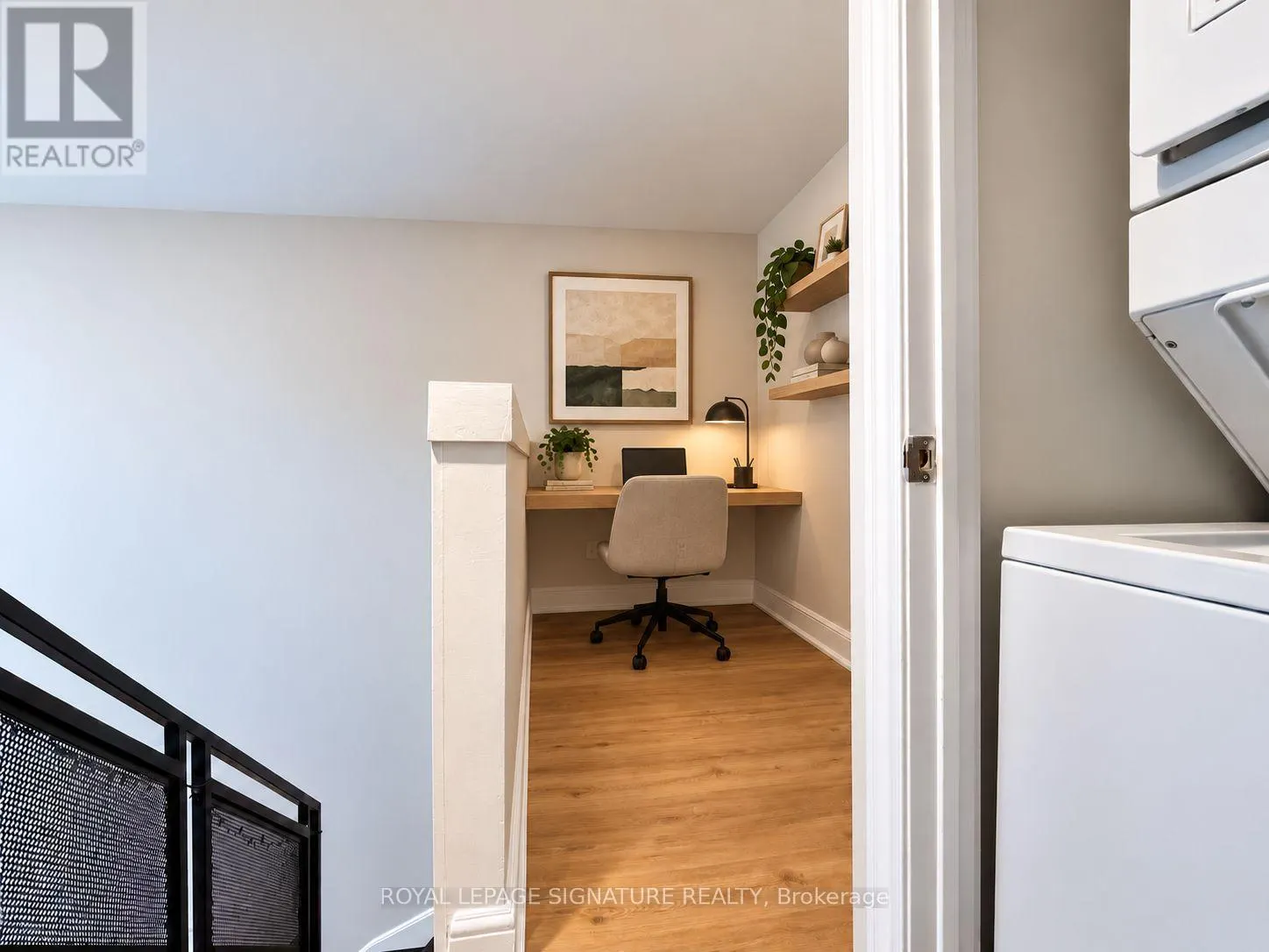 211 - 800 KING STREET W