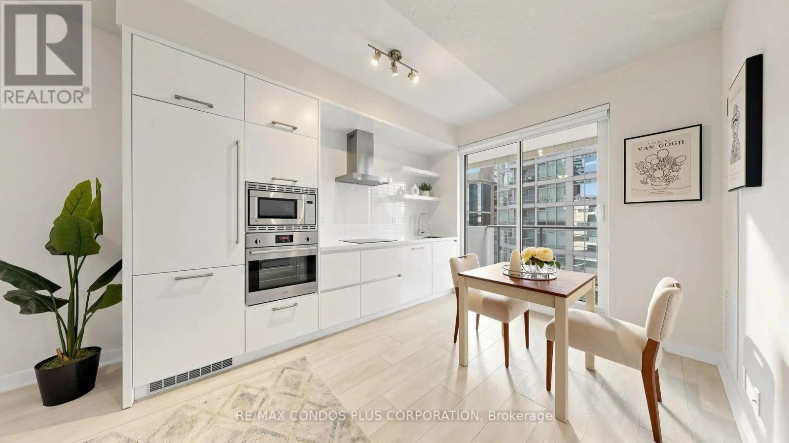 506 - 2221 YONGE STREET