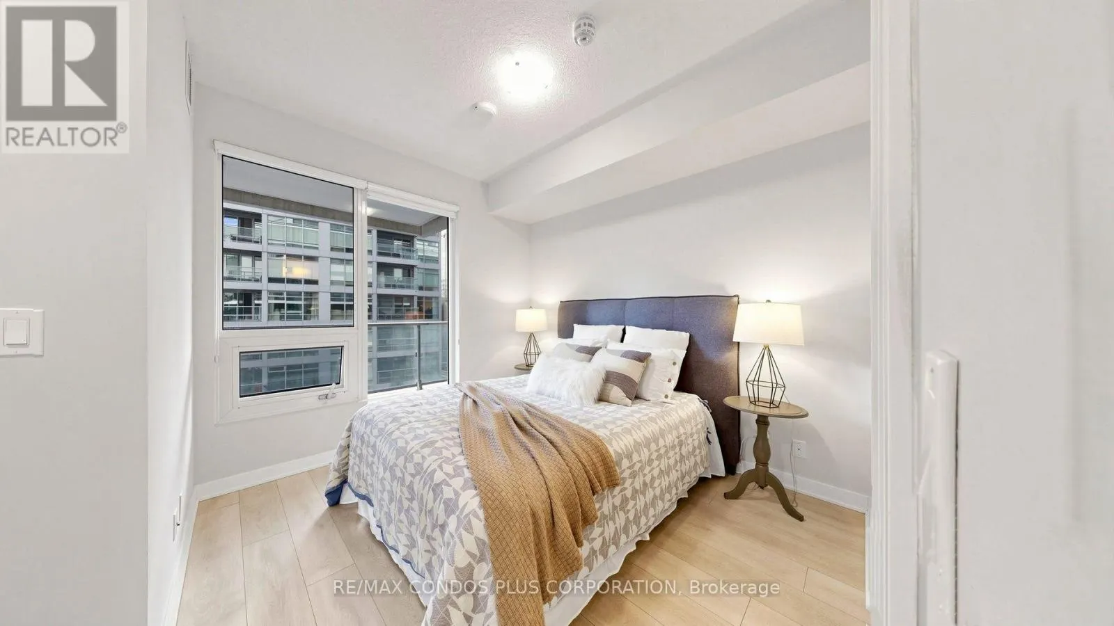 506 - 2221 YONGE STREET