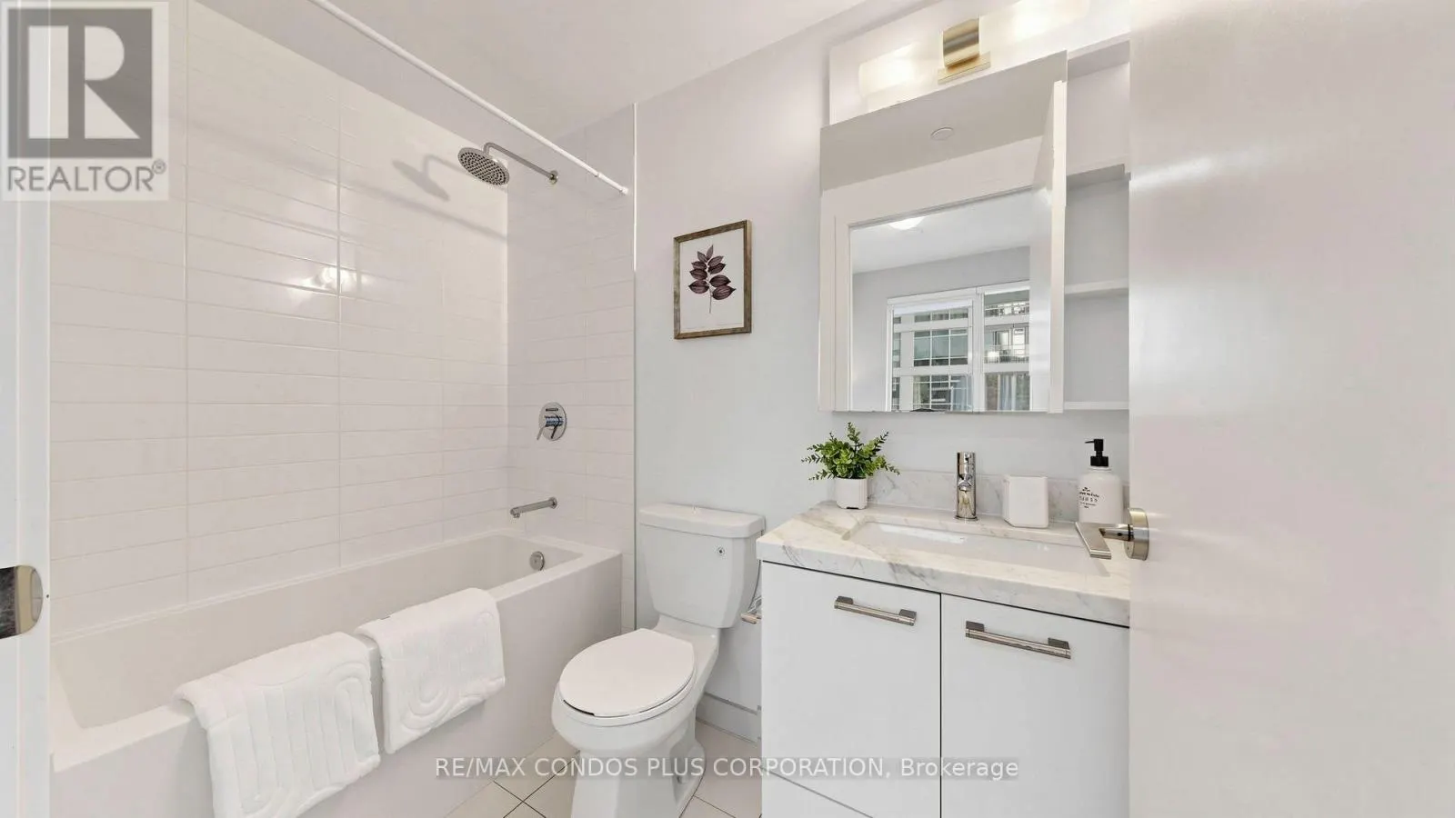 506 - 2221 YONGE STREET