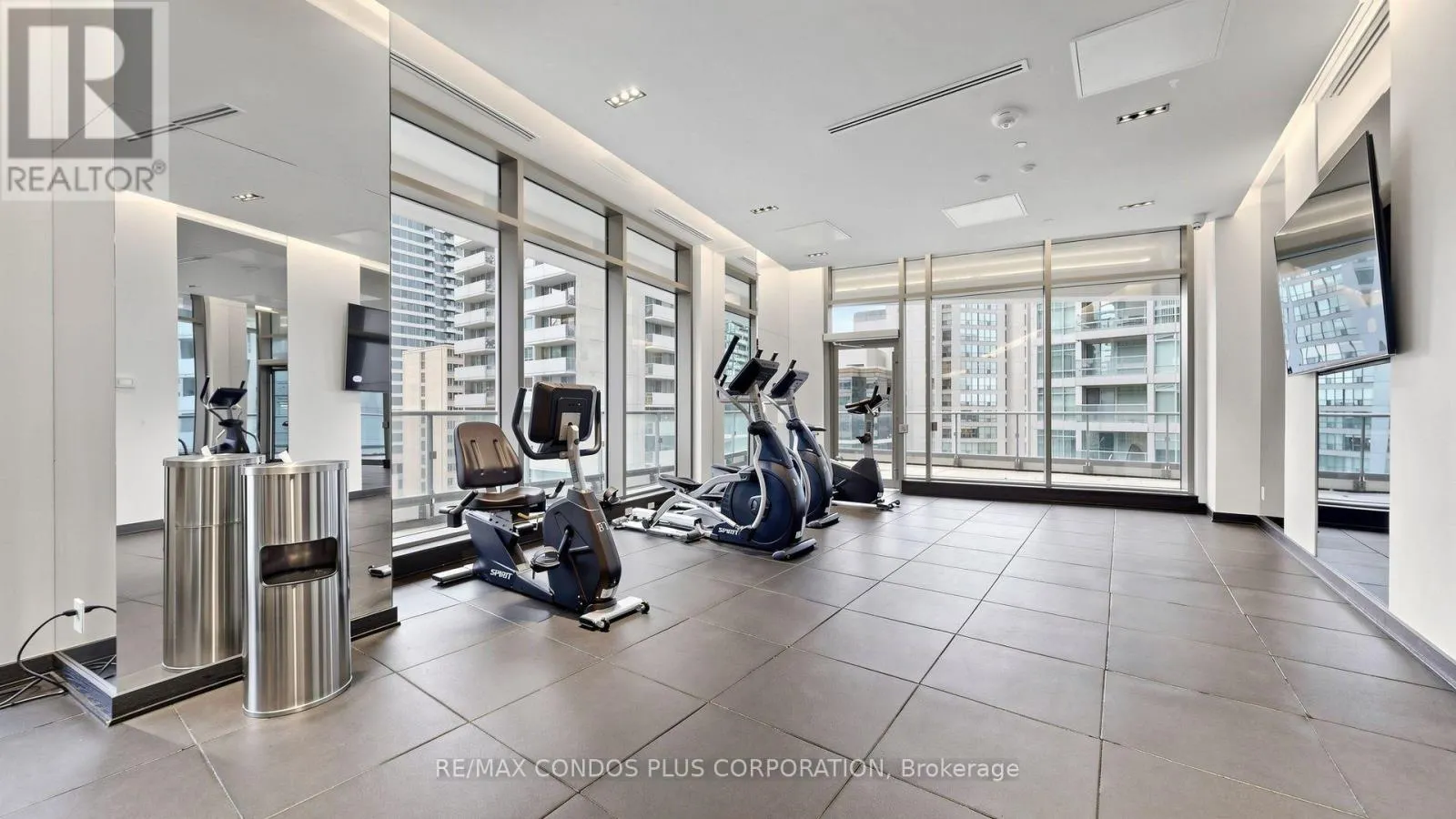 506 - 2221 YONGE STREET