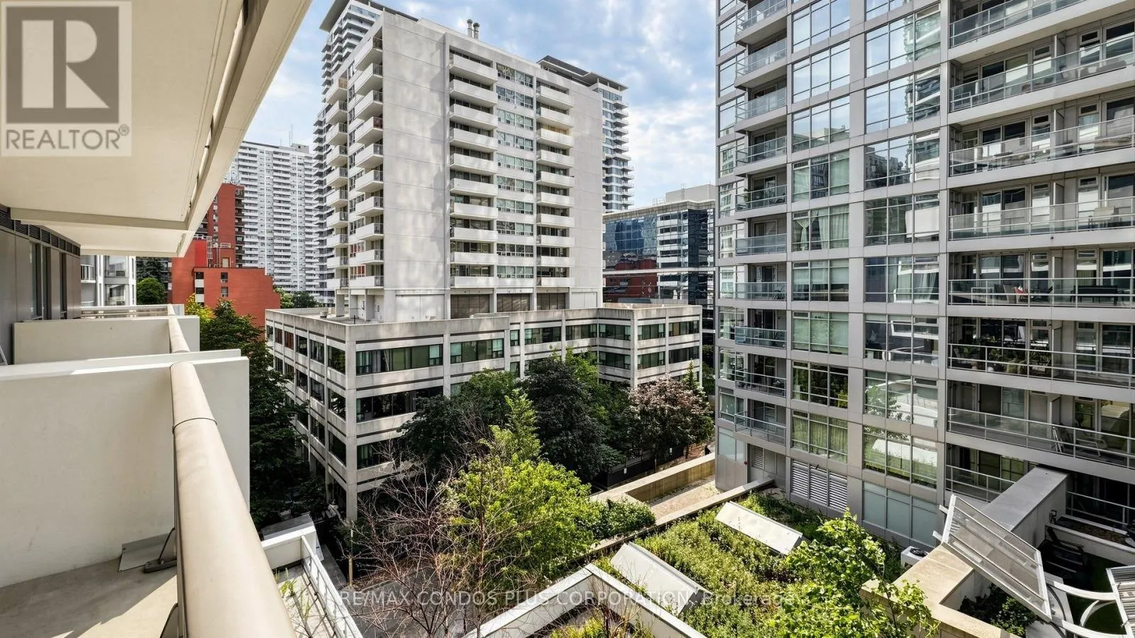 506 - 2221 YONGE STREET