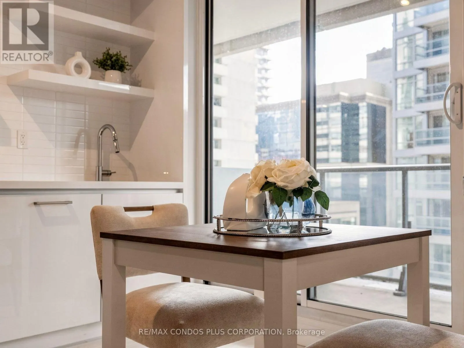 506 - 2221 YONGE STREET