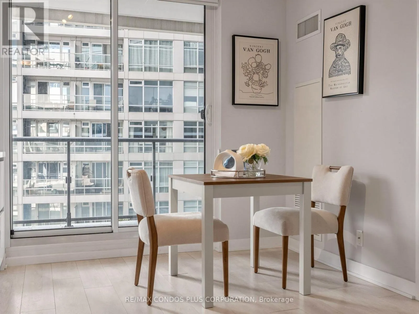 506 - 2221 YONGE STREET