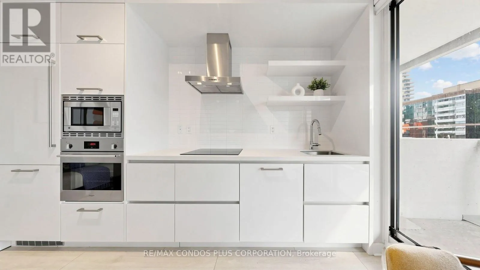 506 - 2221 YONGE STREET