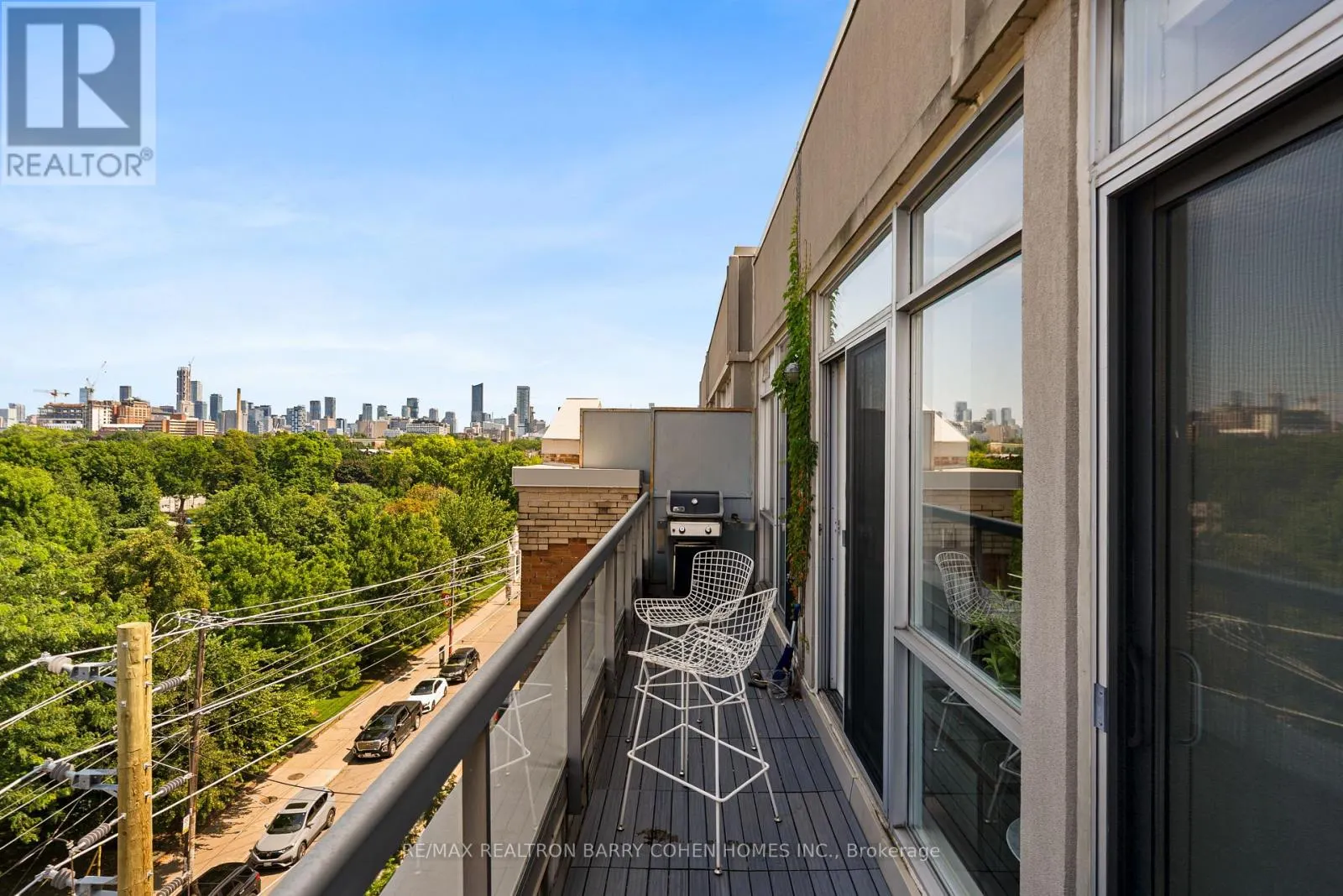 PH12 - 955 QUEEN STREET W