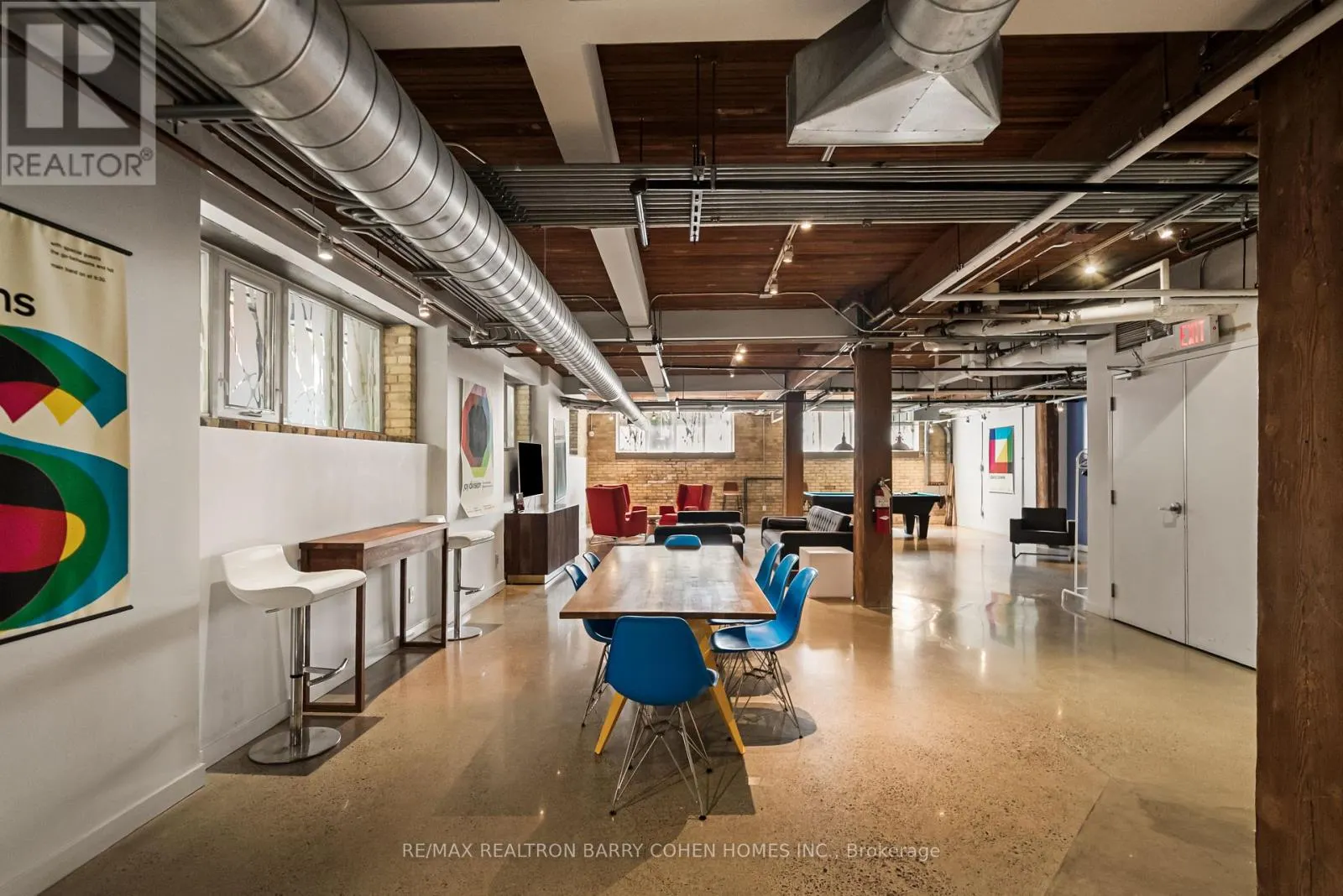 PH12 - 955 QUEEN STREET W