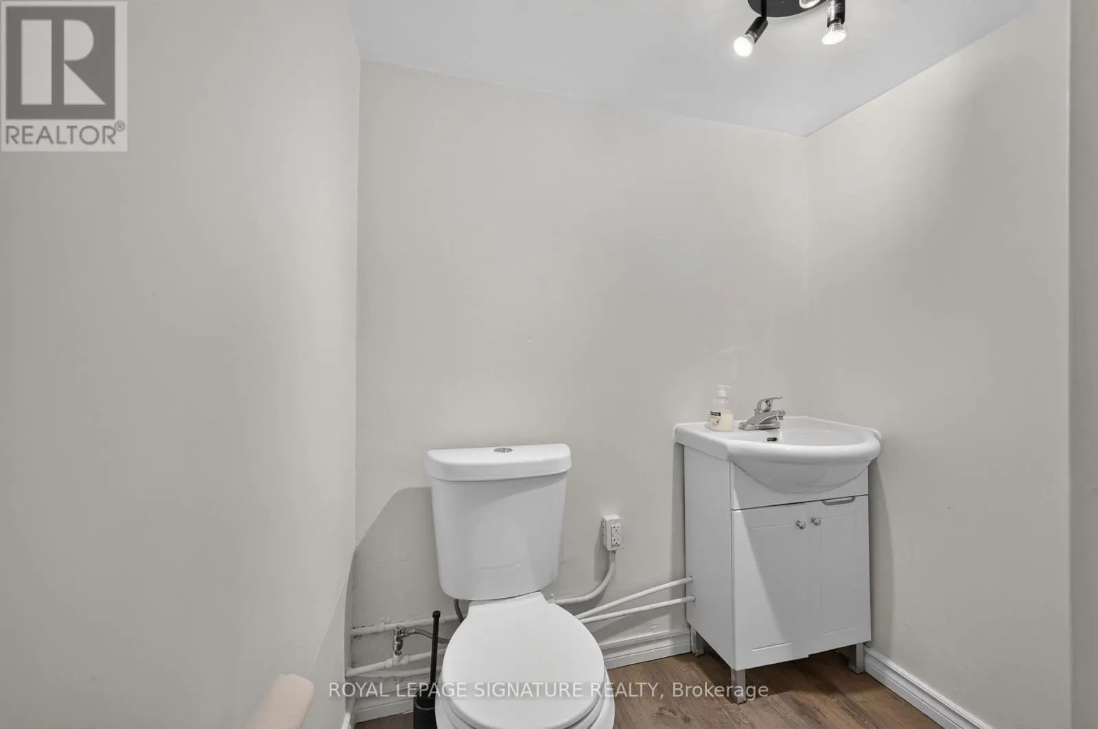 MAIN FLOOR - 1138 EGLINTON AVENUE