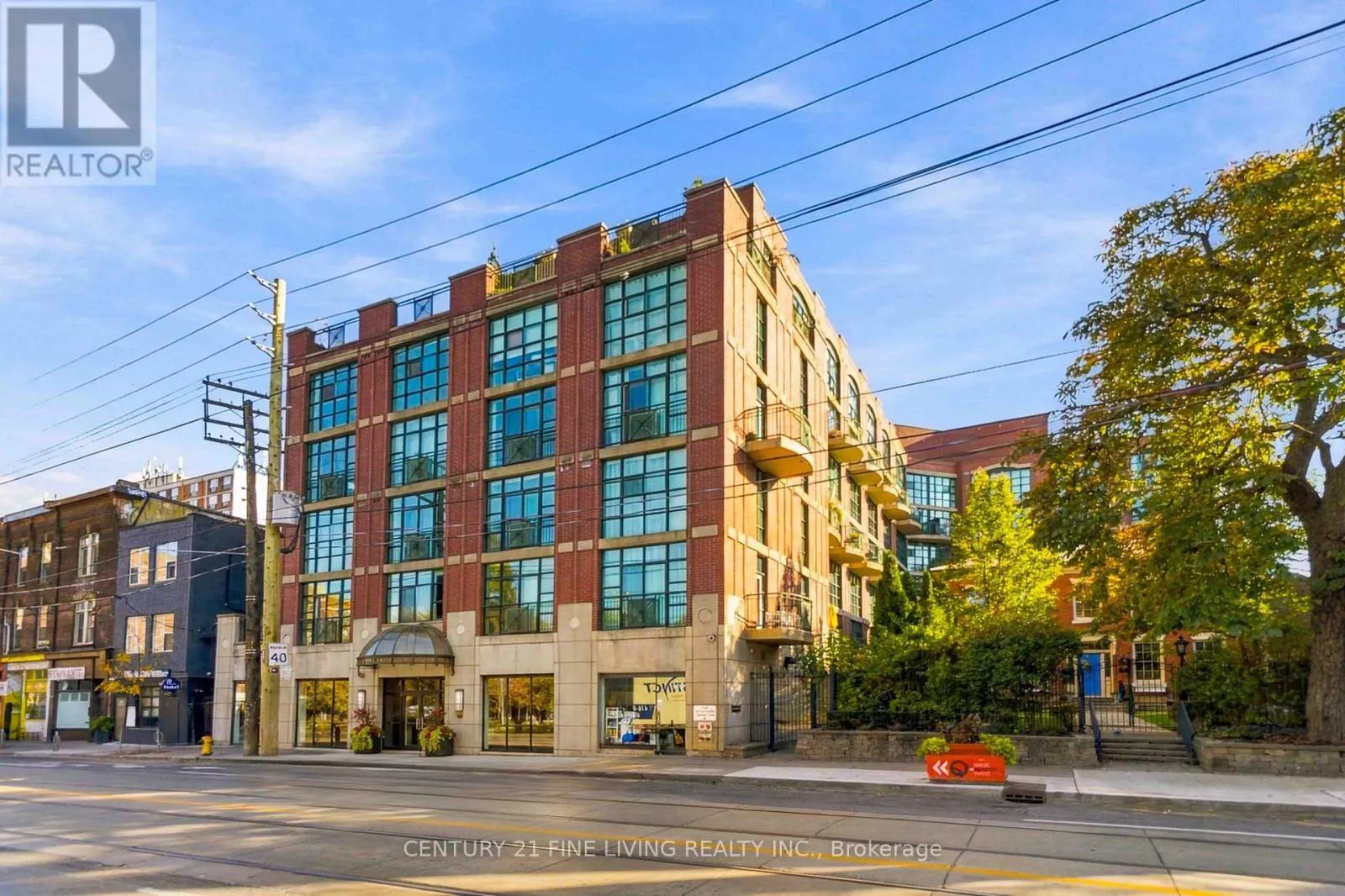 419 - 901 QUEEN STREET W