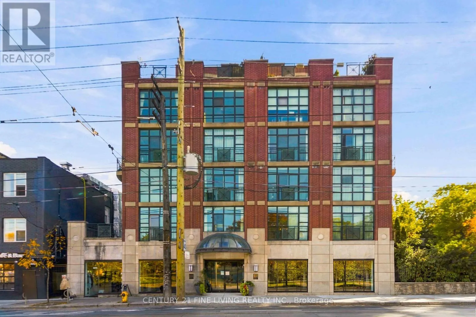 419 - 901 QUEEN STREET W