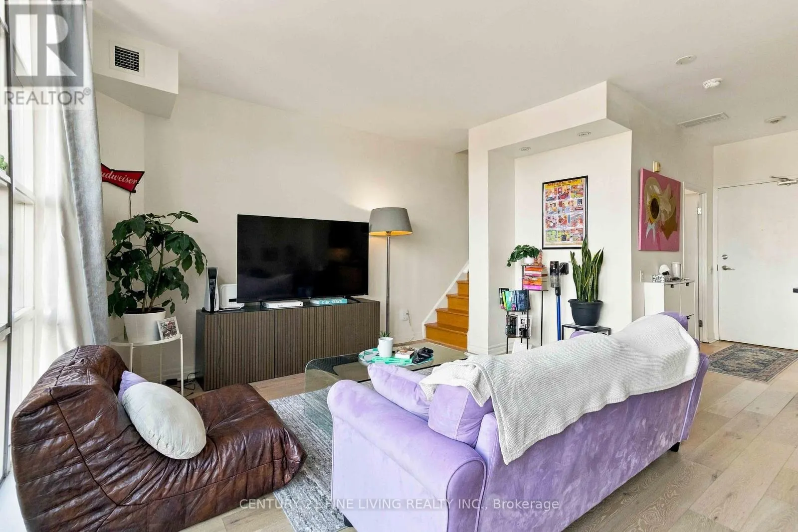 419 - 901 QUEEN STREET W