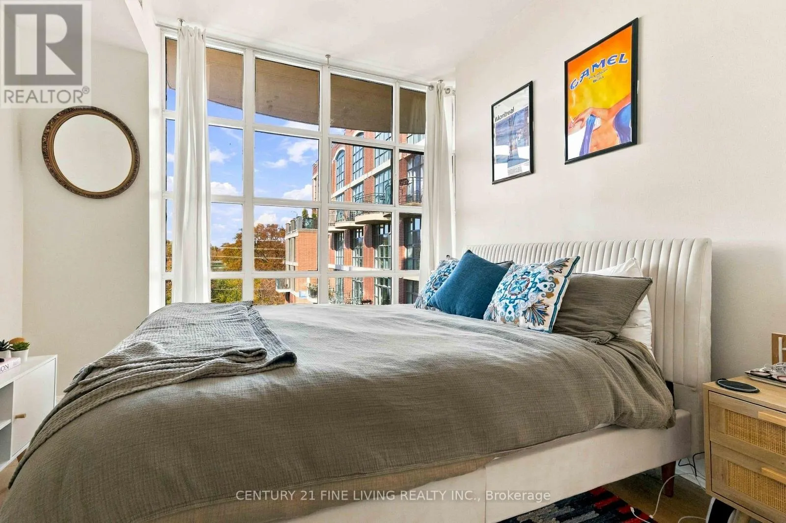 419 - 901 QUEEN STREET W