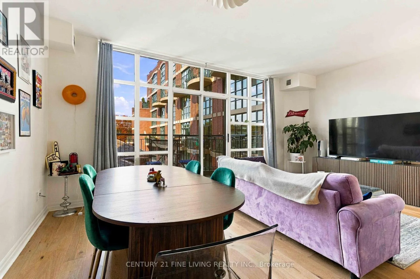 419 - 901 QUEEN STREET W