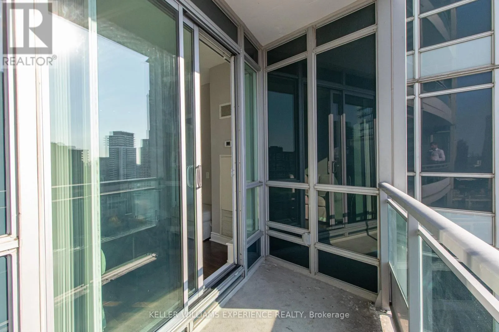 1412 - 60 BYNG AVENUE