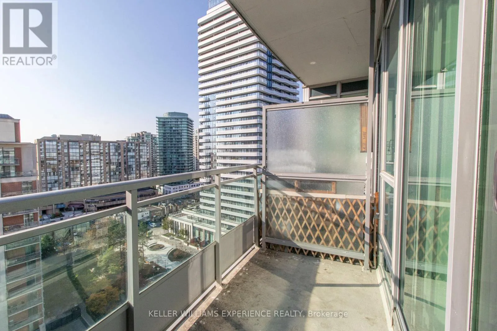 1412 - 60 BYNG AVENUE