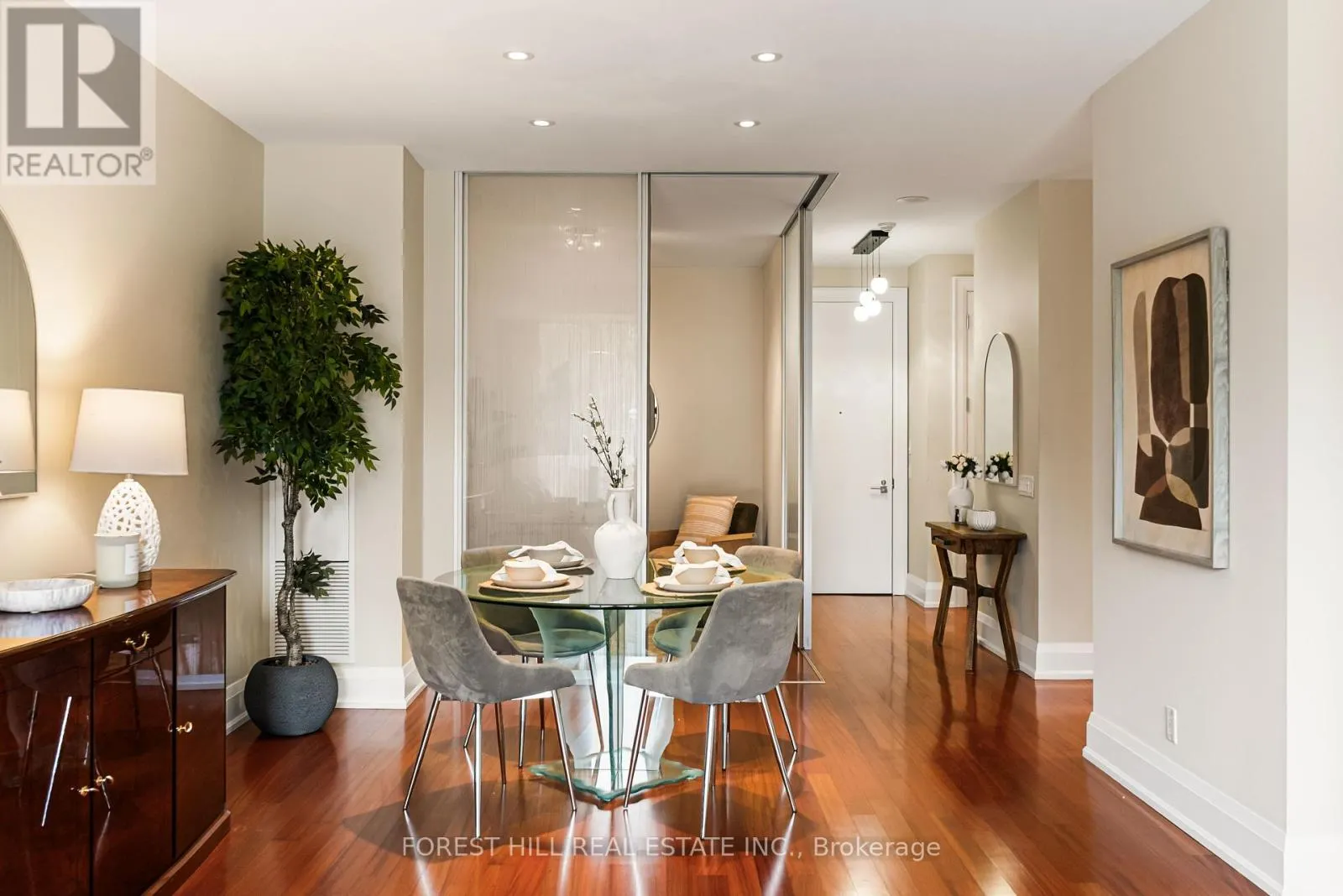 304 - 88 DAVENPORT ROAD