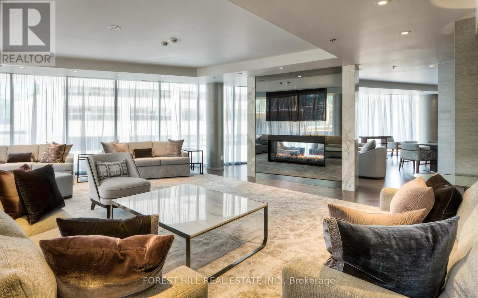 304 - 88 DAVENPORT ROAD