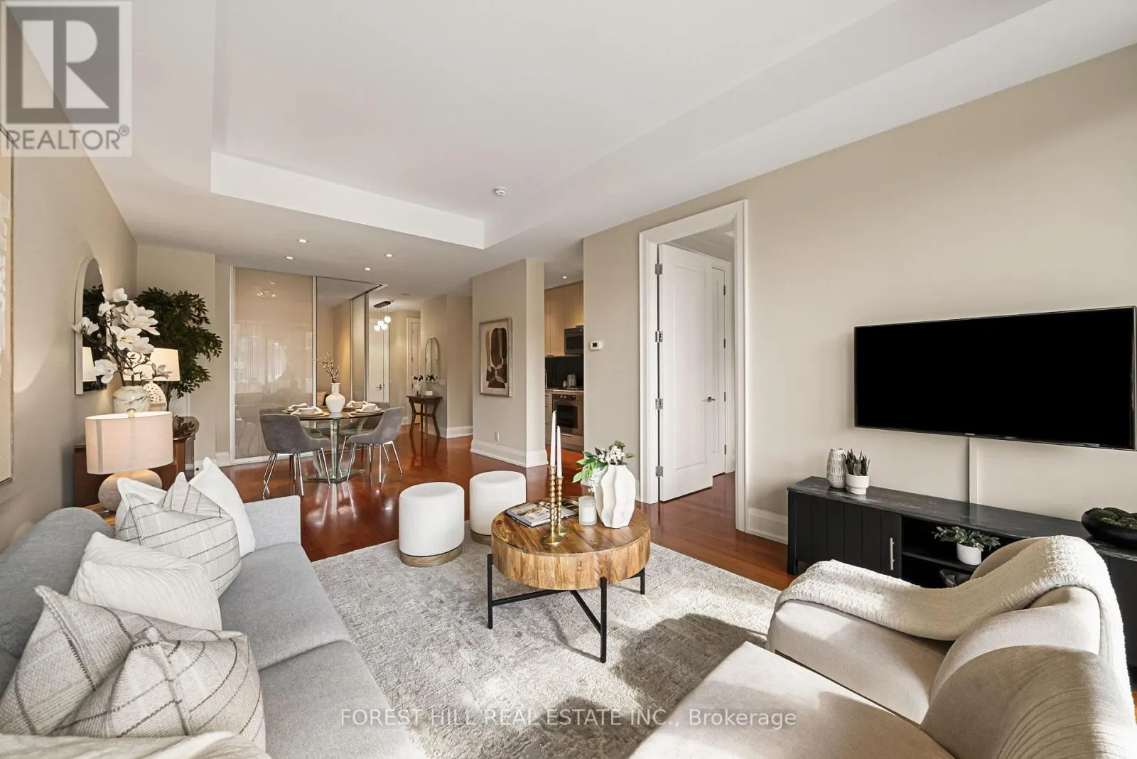 304 - 88 DAVENPORT ROAD