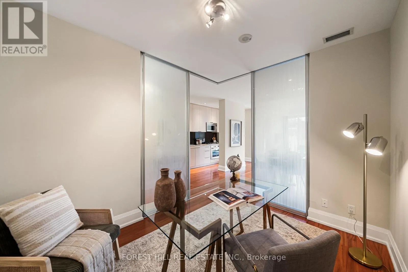 304 - 88 DAVENPORT ROAD