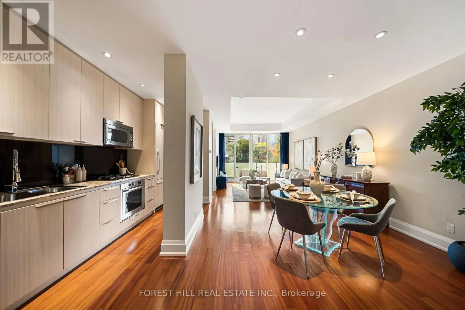 304 - 88 DAVENPORT ROAD